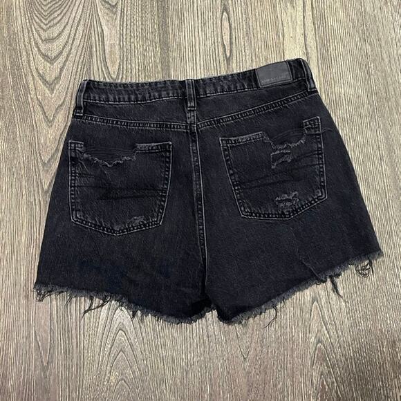 American Eagle Mom Shorts High Rise Distressed Denim Frayed Hem Black Size 4 - Picture 7 of 7
